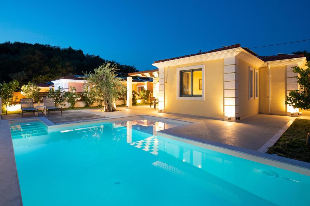 Perithia Suites Bagian luar foto