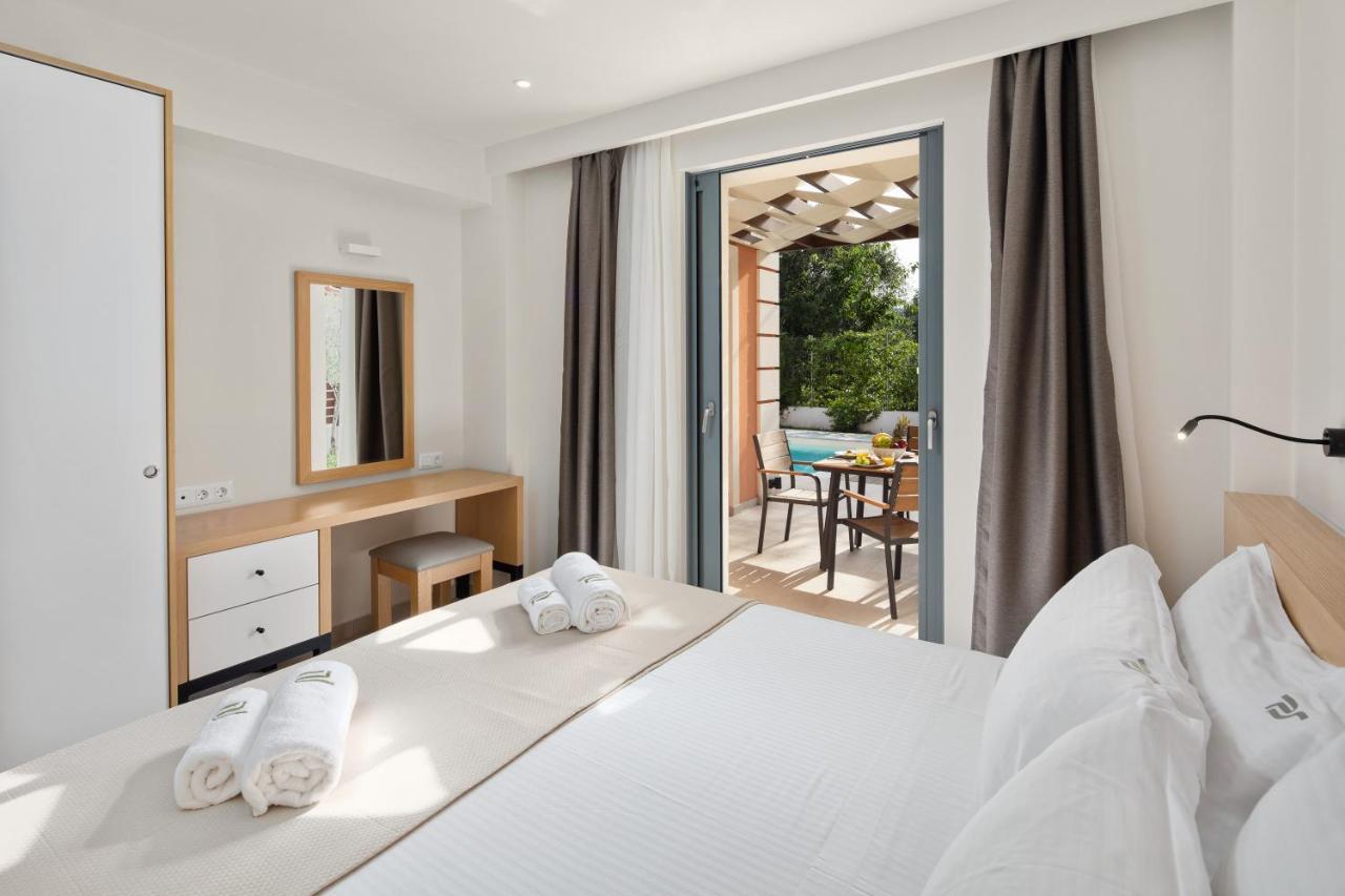 Perithia Suites Bagian luar foto