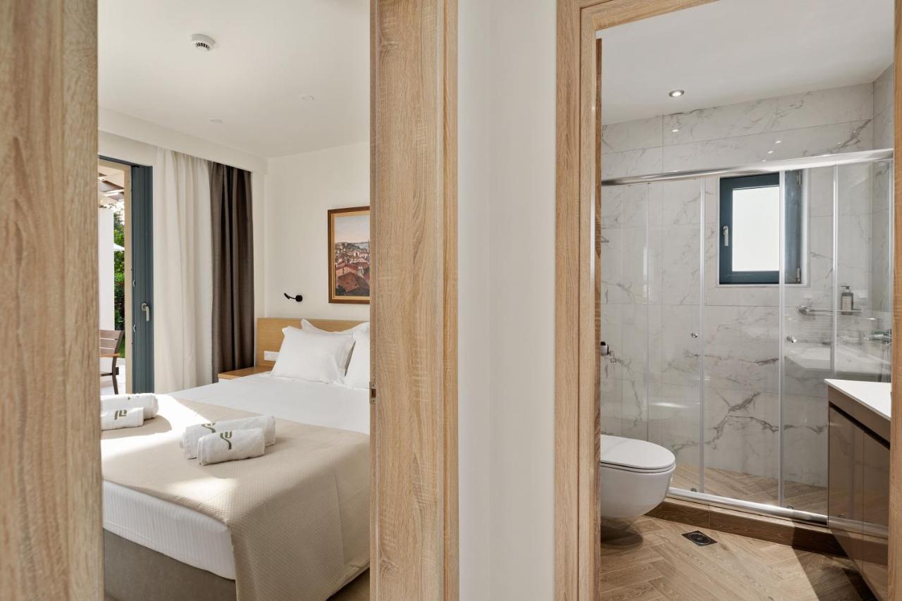 Perithia Suites Bagian luar foto