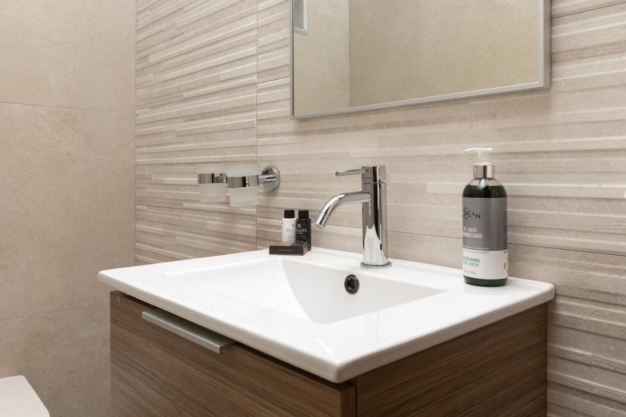 Perithia Suites Bagian luar foto